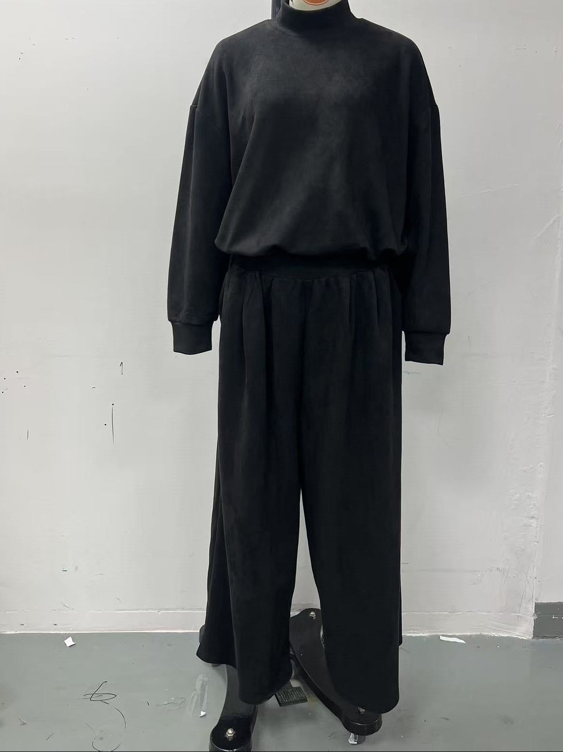 Women's Mock Turtleneck Balloon Sleeve Top & Pleated Wide-Leg Trousers Set